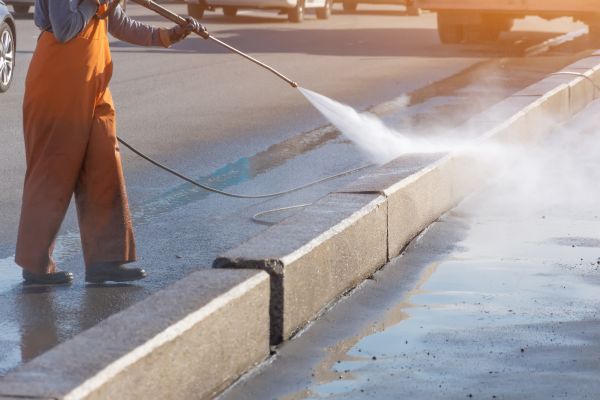 Cost of Commercial Concrete Cleaning in Des Moines