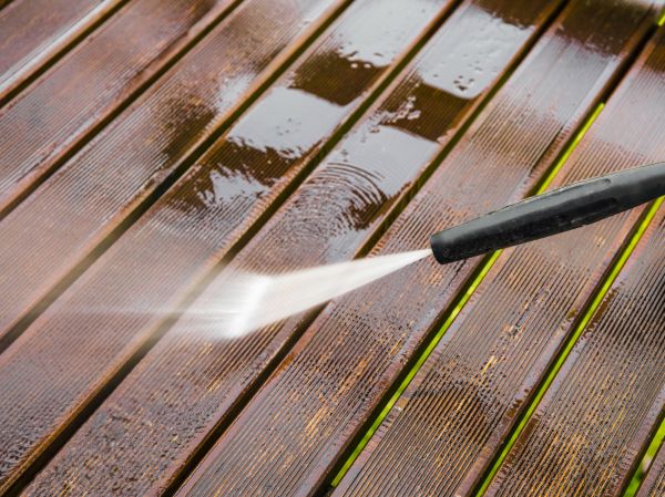 Deck Pressure Washing in Des Moines