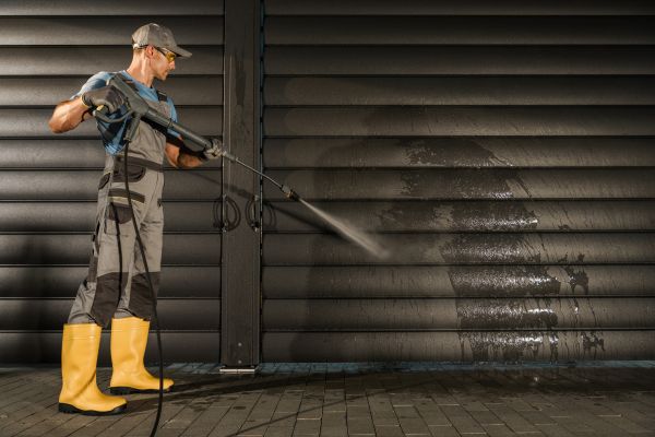 Garage Power Washing in Des Moines