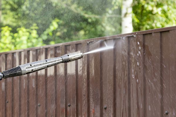 Vinyl Fence Cleaning in Des Moines