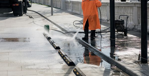 Cost of Parking Lot Pressure Washing in Des Moines