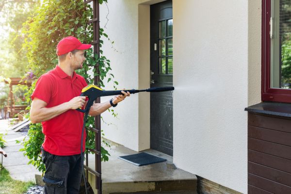 Building Exterior Cleaning in Des Moines