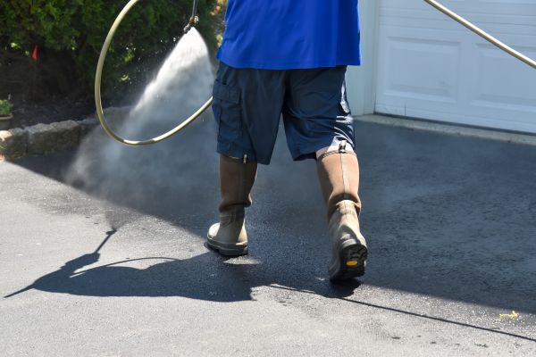 Asphalt Driveway Cleaning in Des Moines