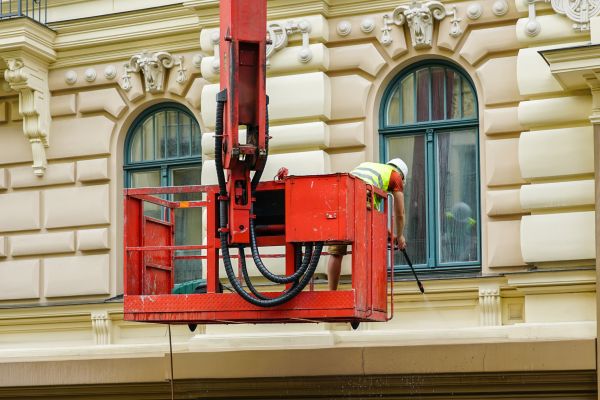 Building Power Washing in Des Moines