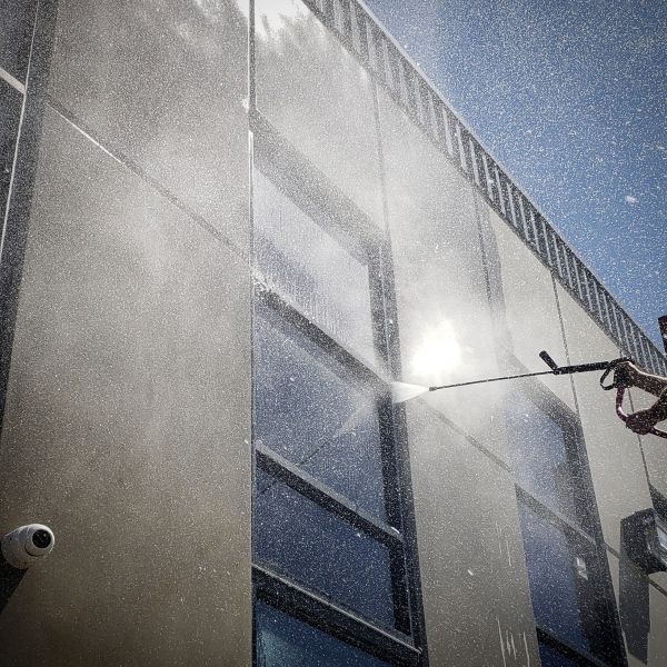 Exterior Building Washing in Des Moines