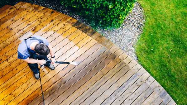 Deck Pressure Cleaning in Des Moines