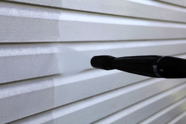 Condo Siding Power Washing in Des Moines