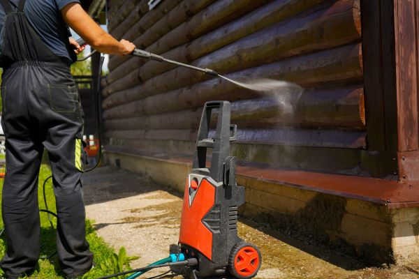 Cabin Pressure Washing in Des Moines